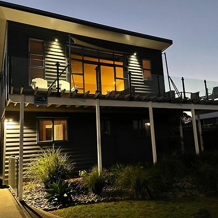 Oceans 8 - Mangawhai Heads Holiday Home Екстер'єр фото
