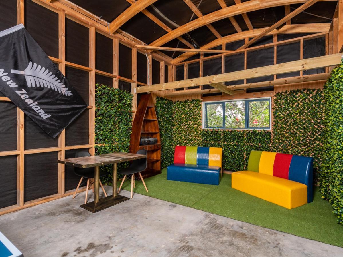 Oceans 8 - Mangawhai Heads Holiday Home Екстер'єр фото