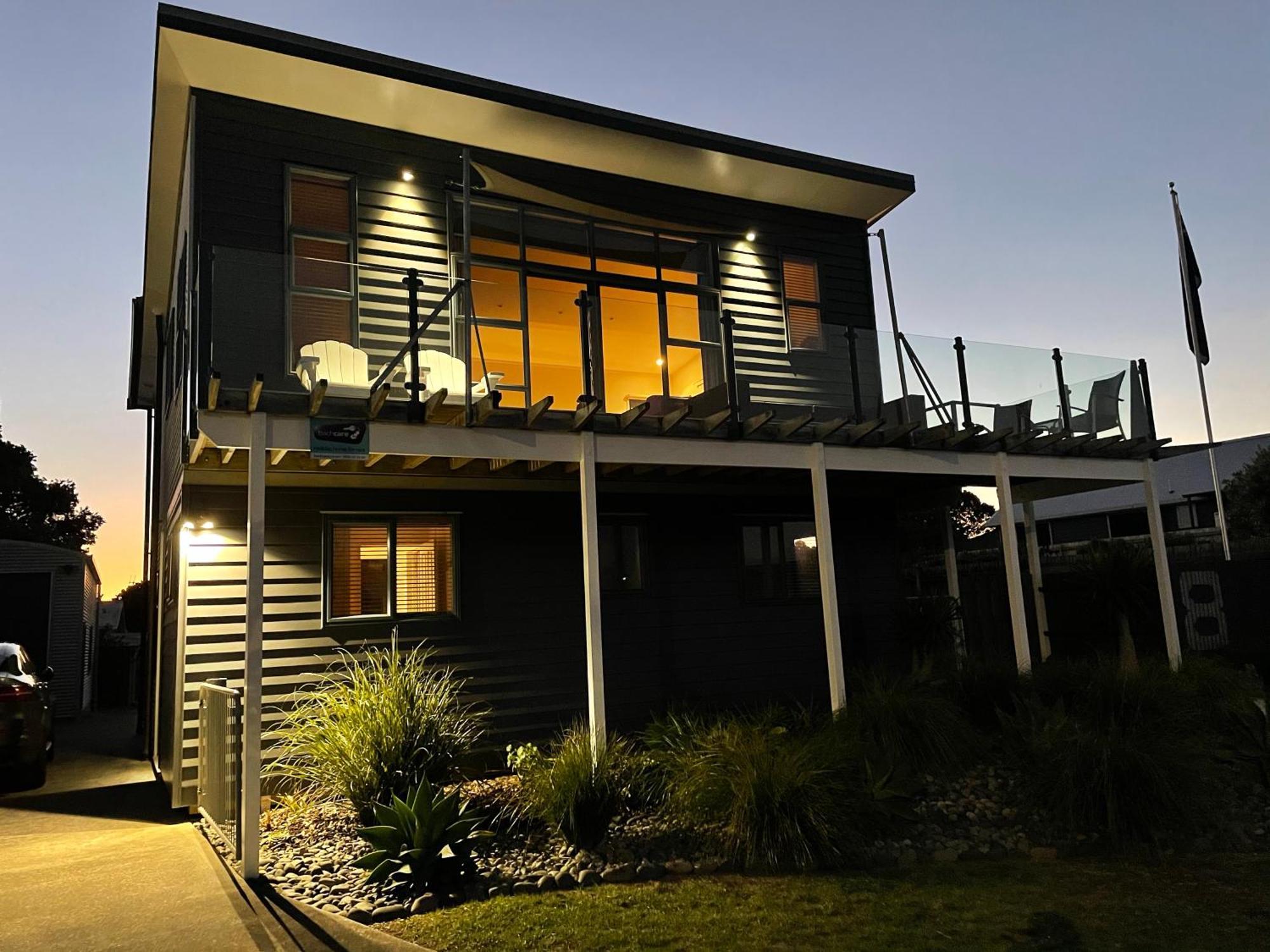 Oceans 8 - Mangawhai Heads Holiday Home Екстер'єр фото