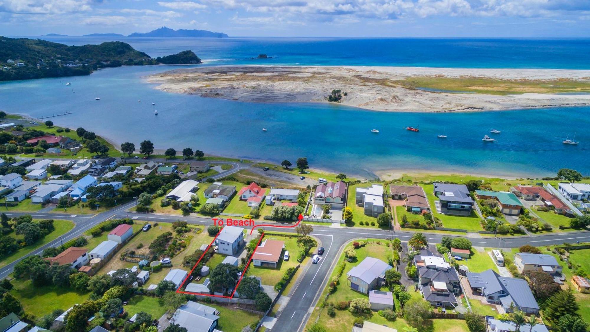 Oceans 8 - Mangawhai Heads Holiday Home Екстер'єр фото
