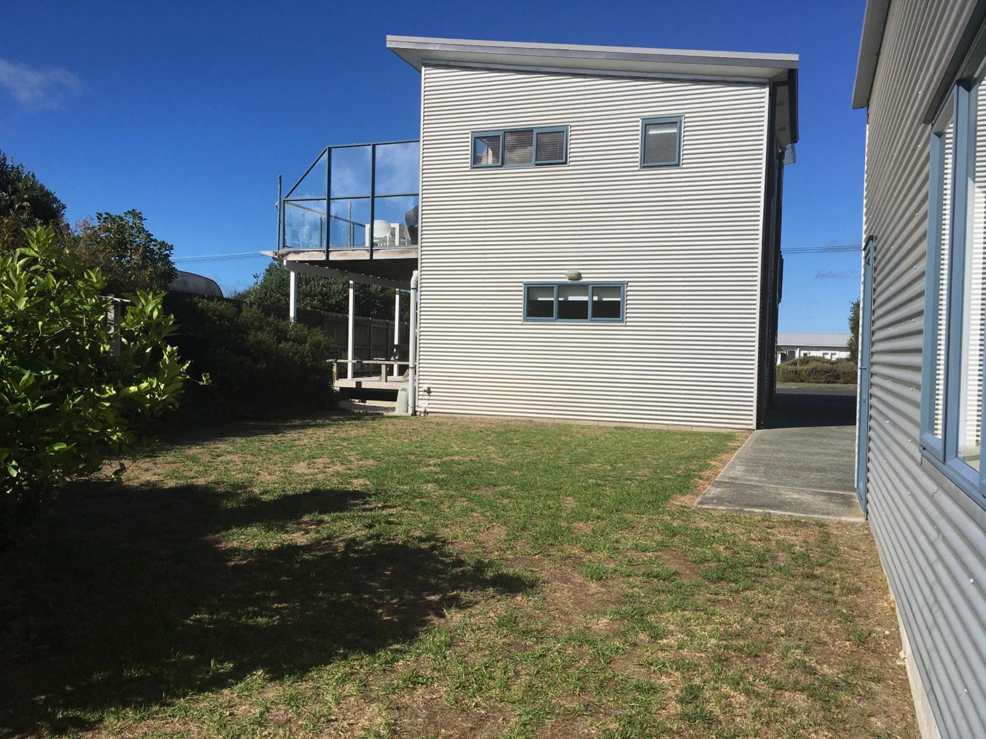 Oceans 8 - Mangawhai Heads Holiday Home Екстер'єр фото