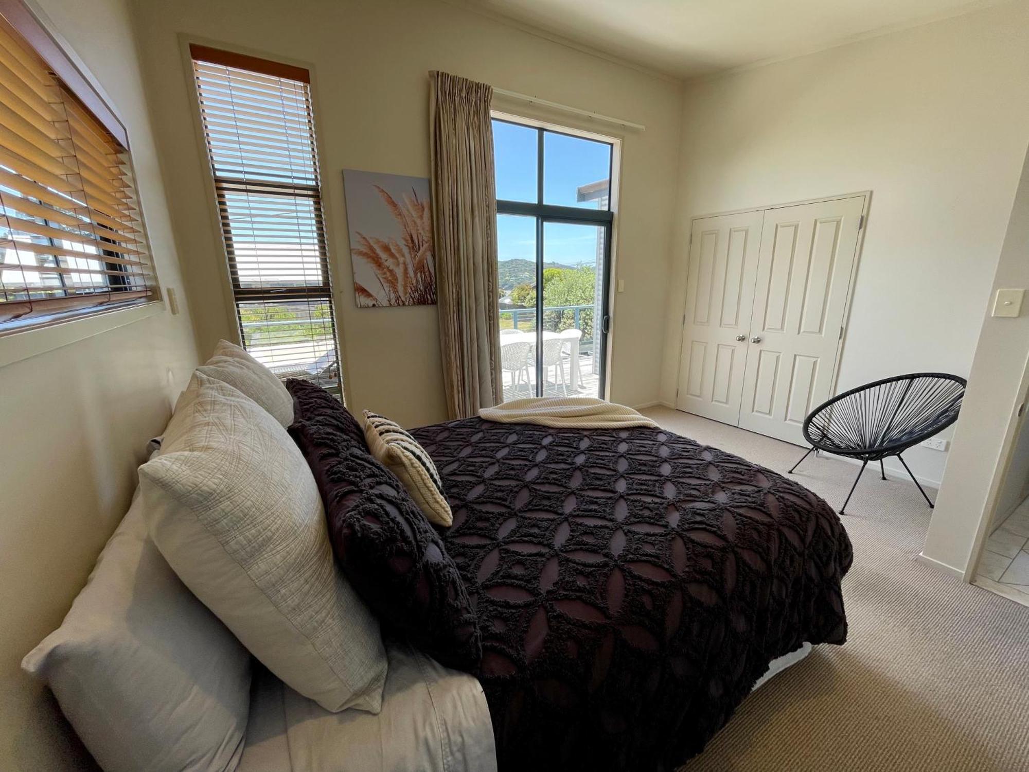 Oceans 8 - Mangawhai Heads Holiday Home Екстер'єр фото